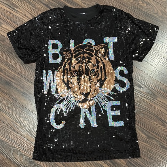 Fashion Nova Dresses & Skirts - Sequin Tiger Graphic Ladies Dress in XS